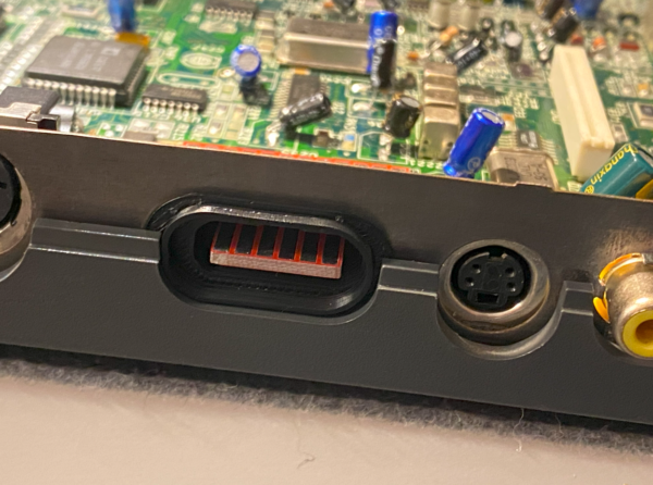 Amiga CD32 RGB Mod - immagine 3